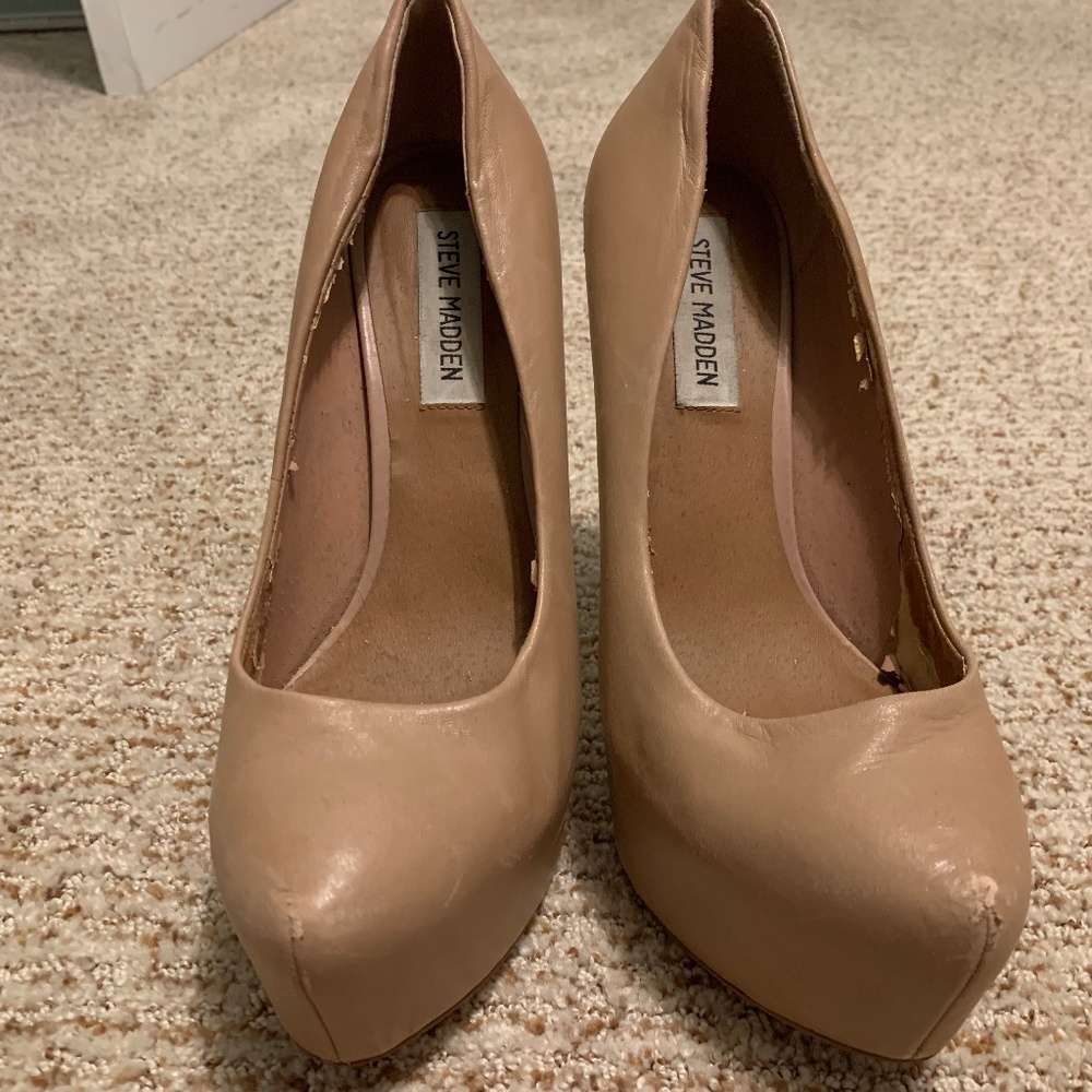 Steve Madden Platform Pumps